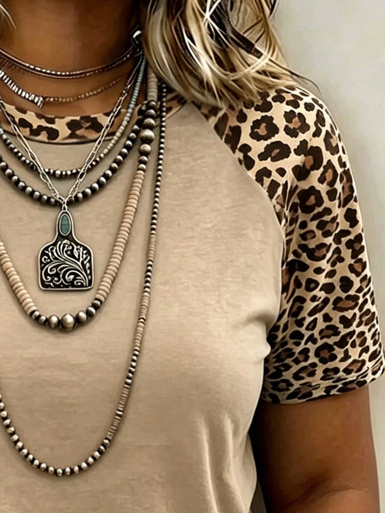 LUNE CURVE Leopard Print Digital Print Fashion Minimalist Women's Raglan Sleeve Crew Neck Short Sleeve T-Shirt, Gift For Friends