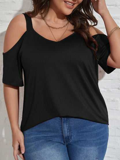 LUNE Plus Cold Shoulder Solid Tee