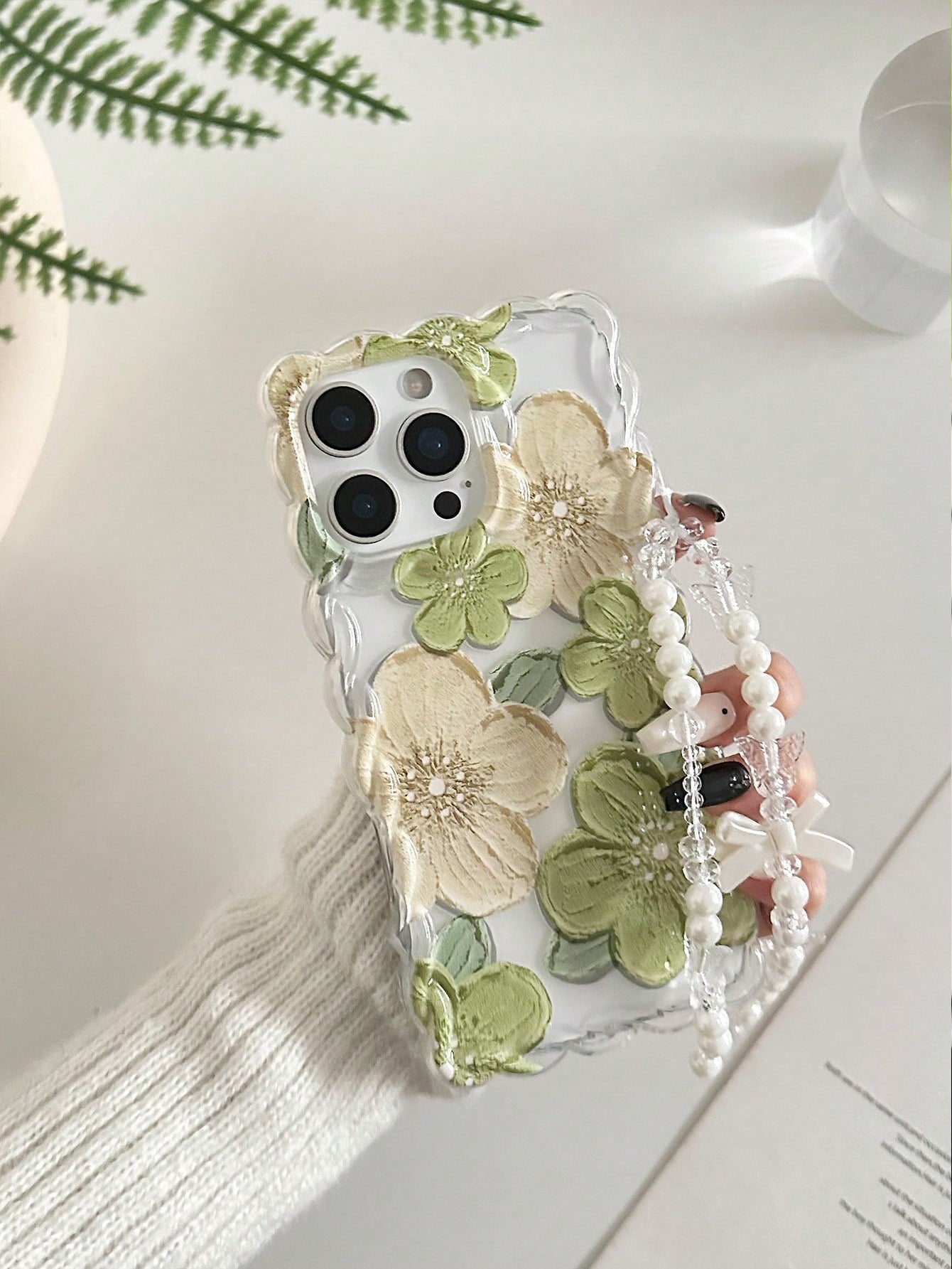 Minimalist TPU Flower Element Shockproof Floral Painted Braided Wave Edge Elegant Phone Case With Handmade Beaded Bracelet Accessory, Compatible With 17pro/17Air/17/17promax/16/16pro/16plus/16promax/1