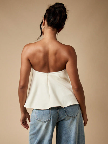 MISSGUIDED Strapless Bandeau Top Sweetheart Neckline Elegant Draped A-Line Design Evening Party Club Night Out Sleeveless Dressy Summer Spring Top