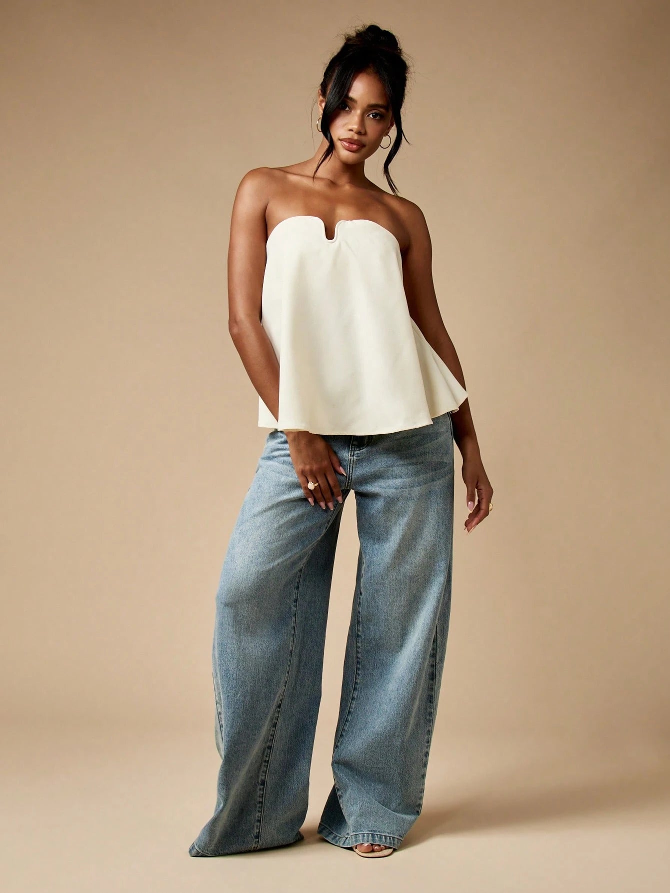 MISSGUIDED Strapless Bandeau Top Sweetheart Neckline Elegant Draped A-Line Design Evening Party Club Night Out Sleeveless Dressy Summer Spring Top