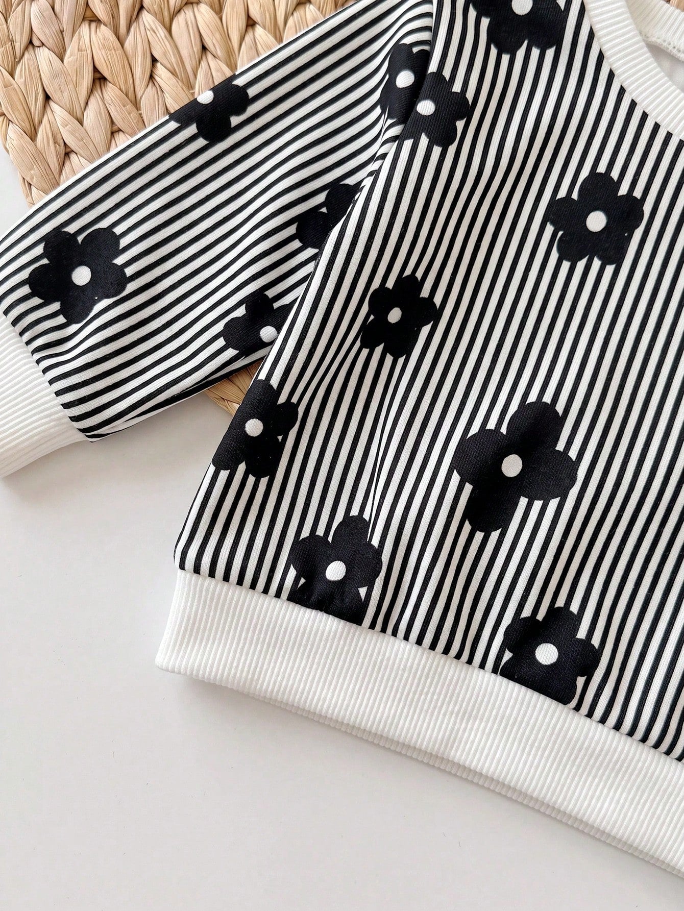 Newborn Baby Girl Autumn/Winter Cute Floral Pattern Black & White Sweatshirt And Pants Set
