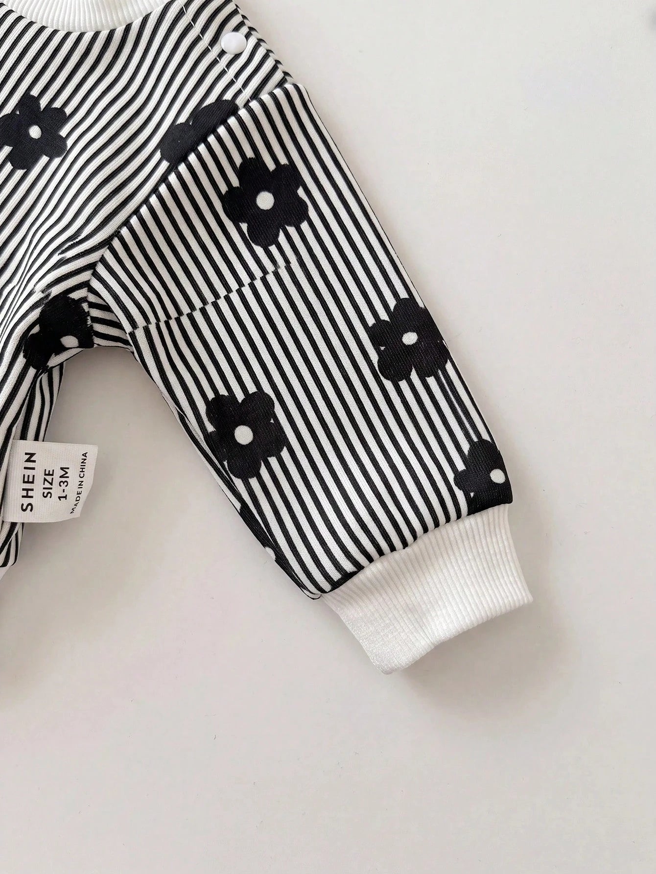 Newborn Baby Girl Autumn/Winter Cute Floral Pattern Black & White Sweatshirt And Pants Set