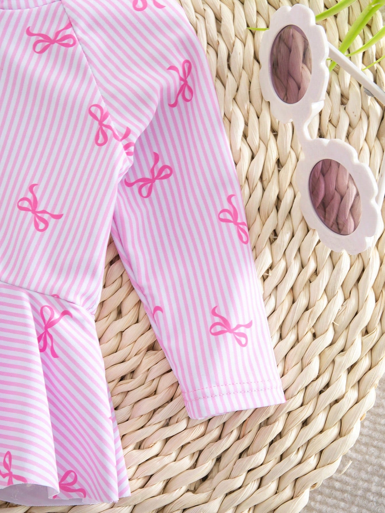 Newborn Baby Girls' One-Piece Swimsuit, Cute Bow Tie Digital Print Polyester Fabric Long Sleeve Romper With Ruffles And Hat, Beach Swimwear