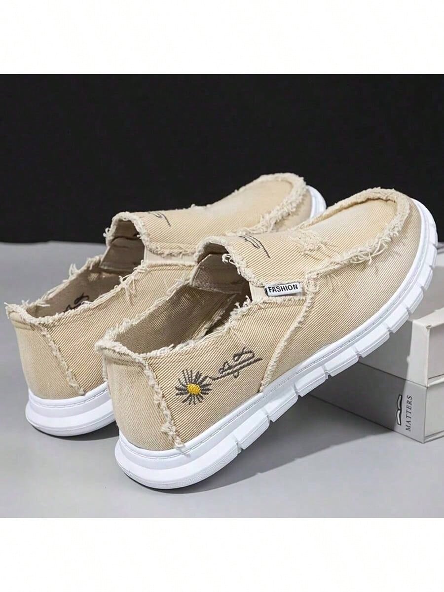{One Size Larger Than Standard Order One Small}Women's Black Slip-On Casual Shoes With Tassels And Daisy Embroidery - Featuring A Comfortable EVA/PVCW