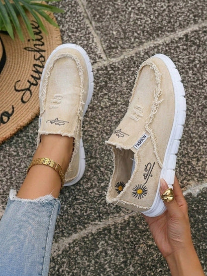 {One Size Larger Than Standard Order One Small}Women's Black Slip-On Casual Shoes With Tassels And Daisy Embroidery - Featuring A Comfortable EVA/PVCW