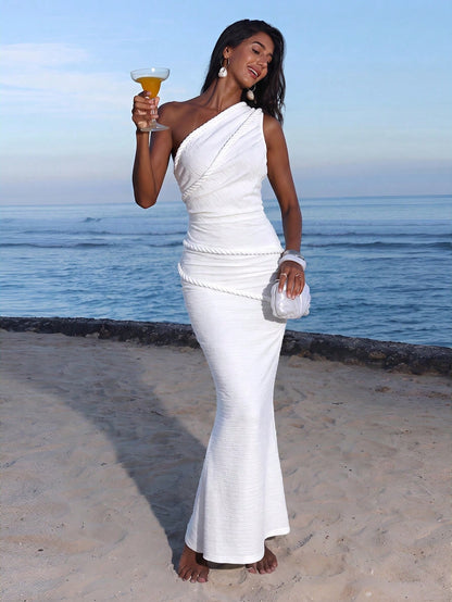 Opulessa Spring/Summer Vacation Knitted One-Shoulder Fitted Dress For Women Beach Vacation White Sexy Tropical