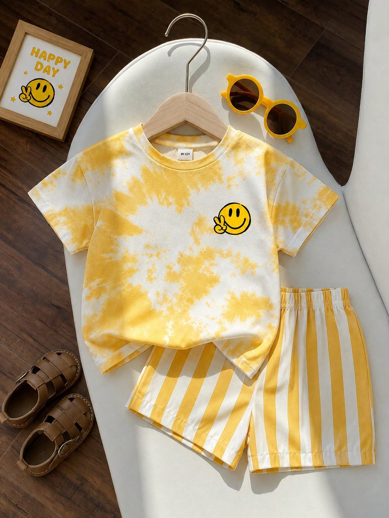 Playful Pals 2pcs/Set Baby Boys Vacation Casual Face Tie-Dye T-Shirt And Striped Shorts Outfit, Summer Set
