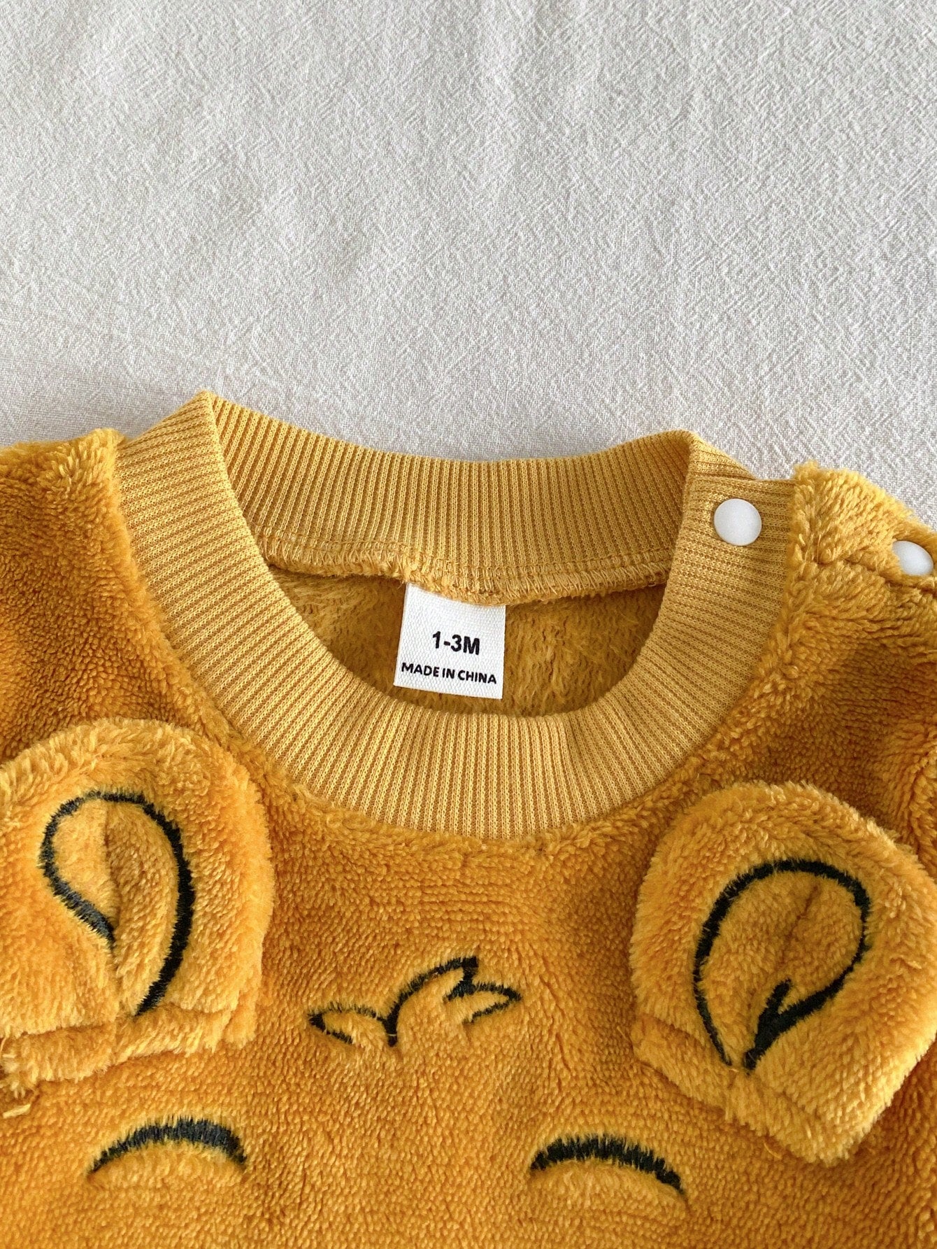 Playful Pals 2pcs/Set Newborn Baby Boy Yellow Crew Neck Long Sleeve Pullover Lion Embroidery Top + Elastic Waist Lion Animal Cartoon Print Pants, Casual Cute Retro Sporty Thermal Lined Thick War