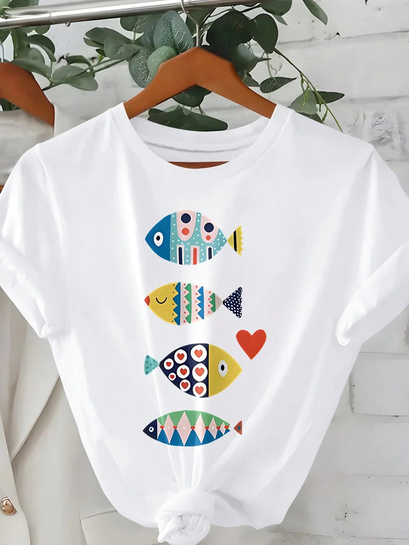 Plus Size Round Neck Short Sleeve T-Shirt, Made Of Highly Elastic Fabric, Printed With Colorful Fish Pattern Casual White Summer