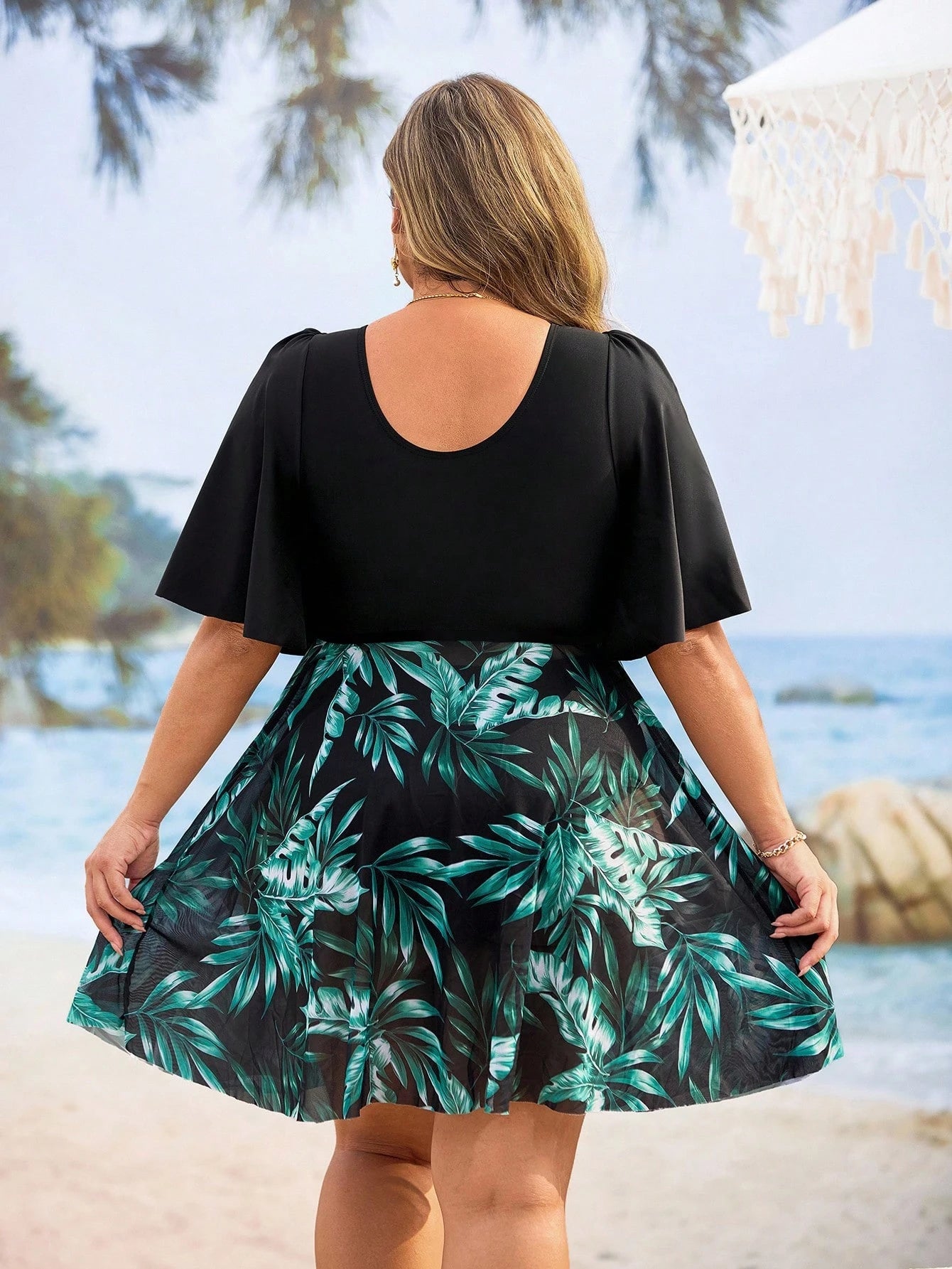 Plus Size Swimsuit With Short Sleeves, Minimalist And Fashionable, Suitable For Summer