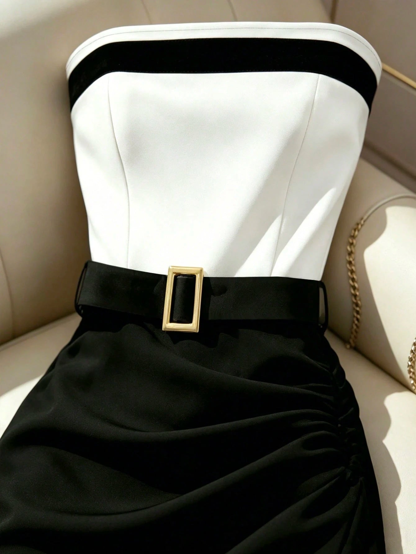 Rafferiza Women's Casual Colorblock Bandeau Waist-Cinched Slim Fit Pleated Hem Slit Dress, Sexy Dress, Commuter Dress, Fashionable Dress, Black And White Colorblock Design With Metal Buckle Belt, Offi