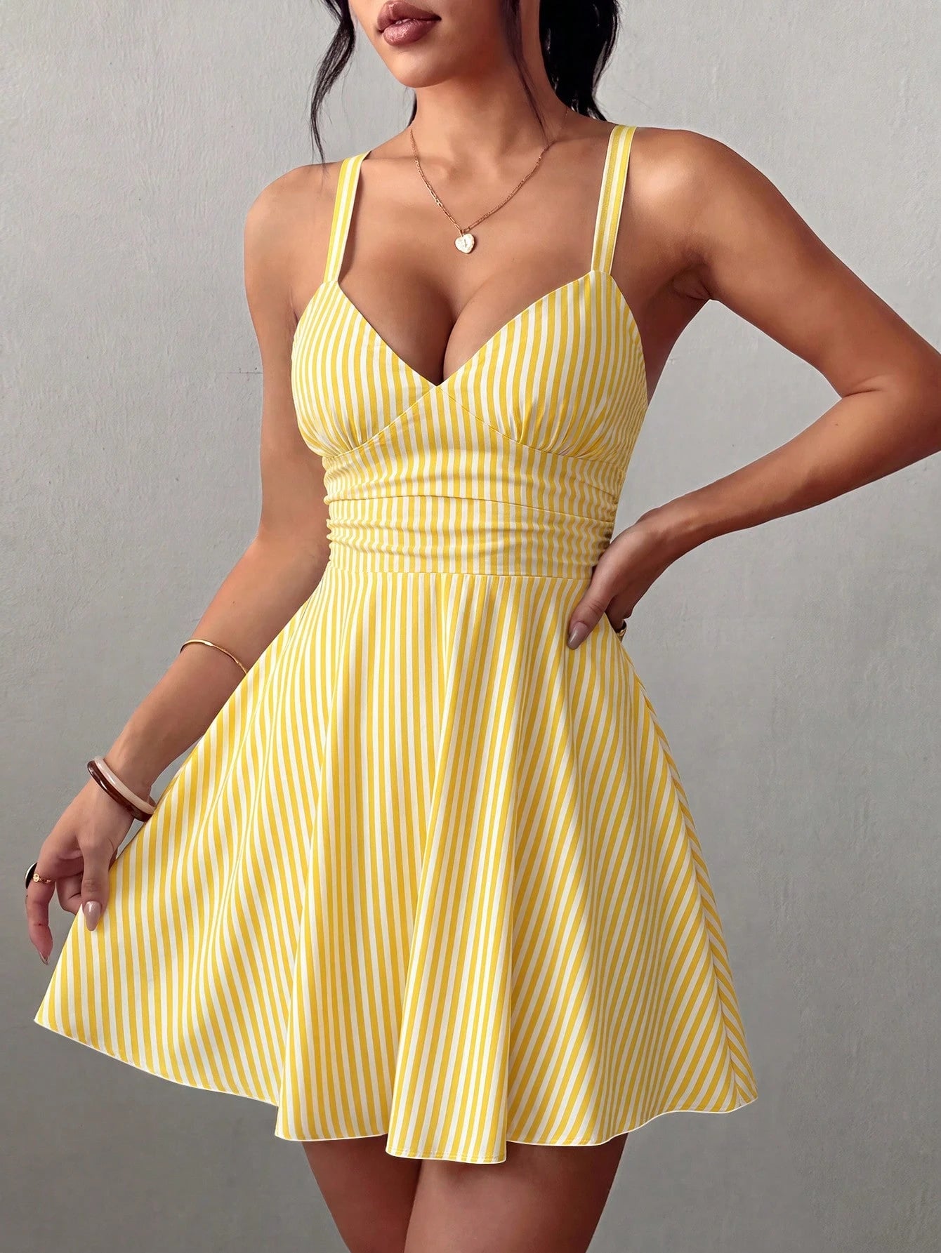 Raffinéa Women's V-Neck Knit Ruched Waist A-Line Sexy Elegant Spaghetti Strap Short Dress