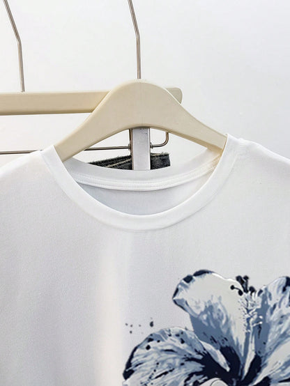 Resyla Women White And Blue Floral Summer Short-Sleeve T-Shirt,Casual Vacation Watercolor Print Round-Neck Loose Top,Artistic Basic Shirt,Mother's Day Gift
