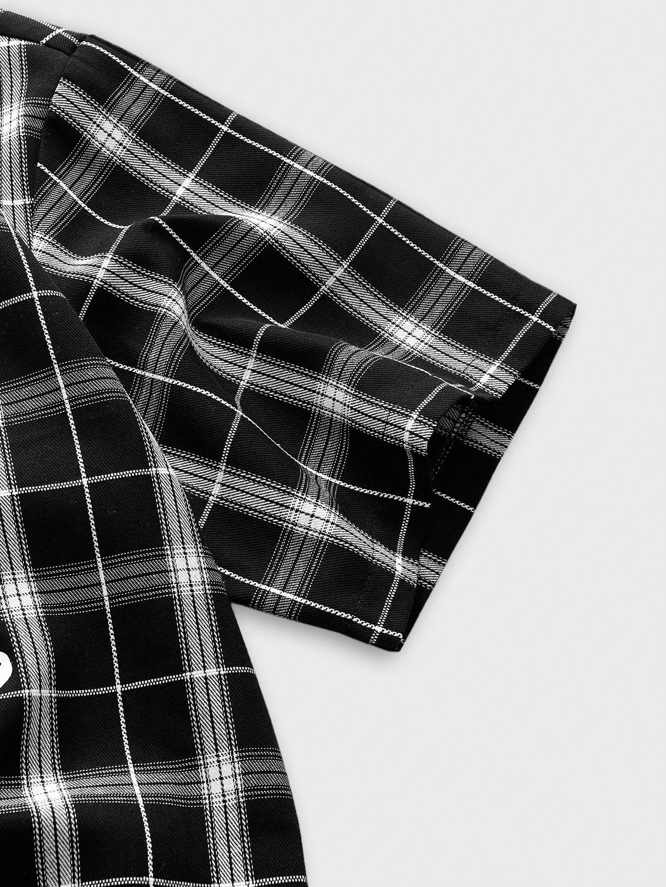 ROMWE MEN Paul Frank X ROMWE Spring/Summer Valentine 'Sday Casual Graphic White Men'S Plaid And Letter Graphic Button Front Summer Short Sleeve Shirt