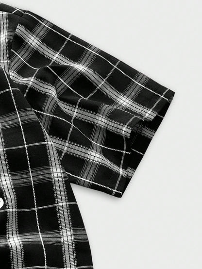 ROMWE MEN Paul Frank X ROMWE Spring/Summer Valentine 'Sday Casual Graphic White Men'S Plaid And Letter Graphic Button Front Summer Short Sleeve Shirt
