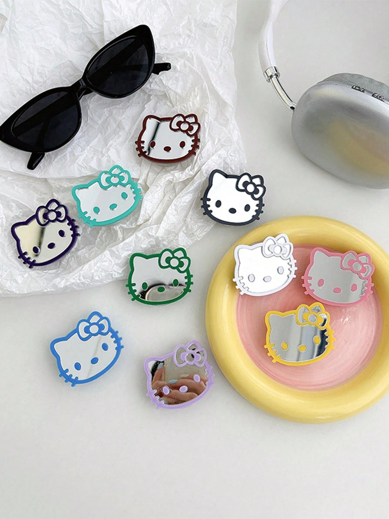 Sanrio Hello Kitty Cartoon Cat Phone Stand Mirror Sticker Adhesive Mirror Bow Tie Cat INS Style Retractable Phone Holder