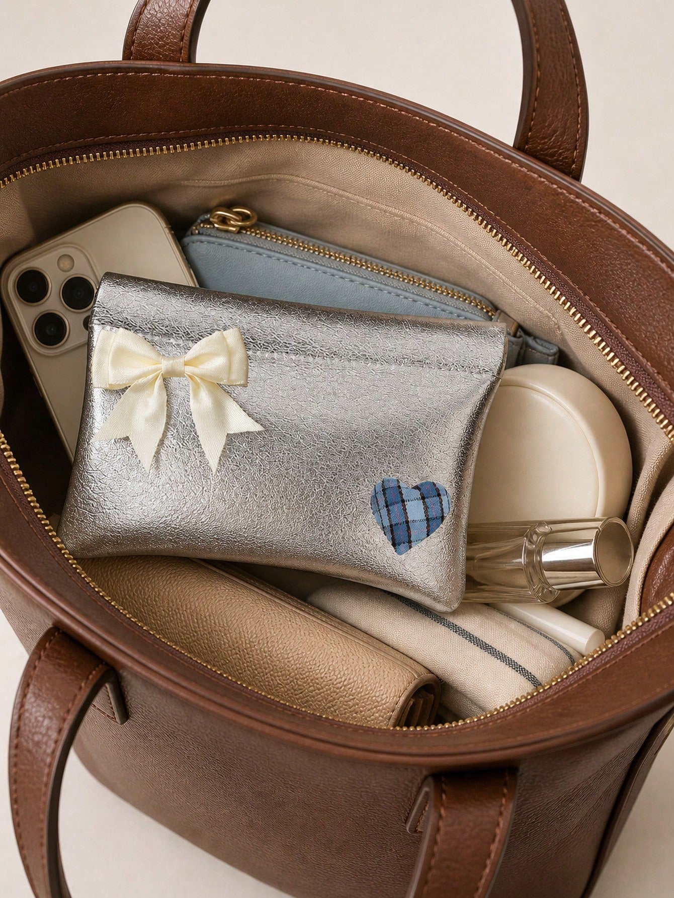 Silver PU Bow Wallet/Card Holder, Plaid Heart Decor Clutch, Elegant Glossy PU Mini Makeup Bag, Cute Silver Phone Bag, Versatile Fashion Small Bag For Dates, Shopping, Parties, Cocktails, Banquets, Uni