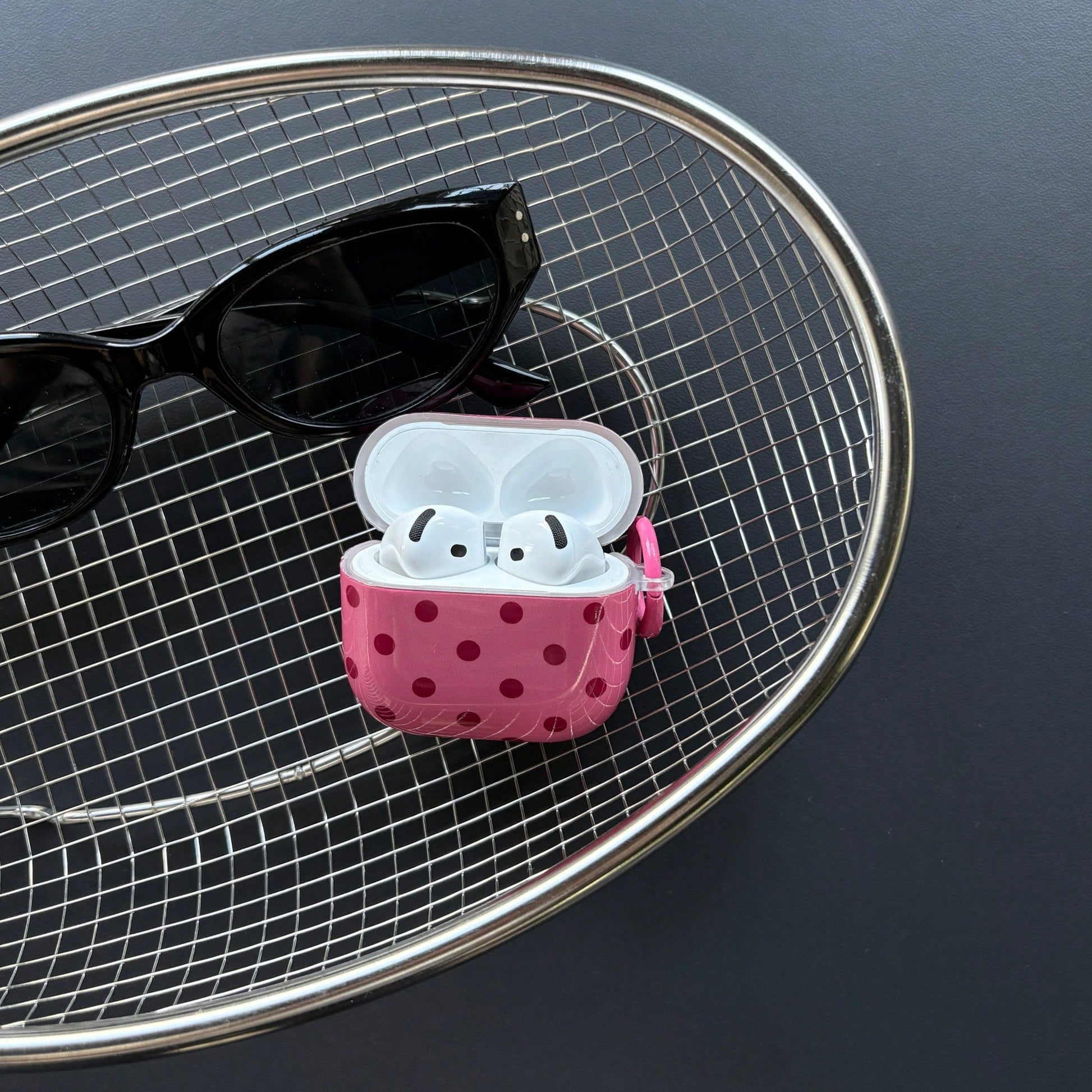 Simple Classic Black And White And Red And Mint Green And Beige And Brown And Fruit Green Color And Klein Blue And Rose Red And Light Blue And Pink Polka Dot Pattern Glossy Surface Earphones Protectiv