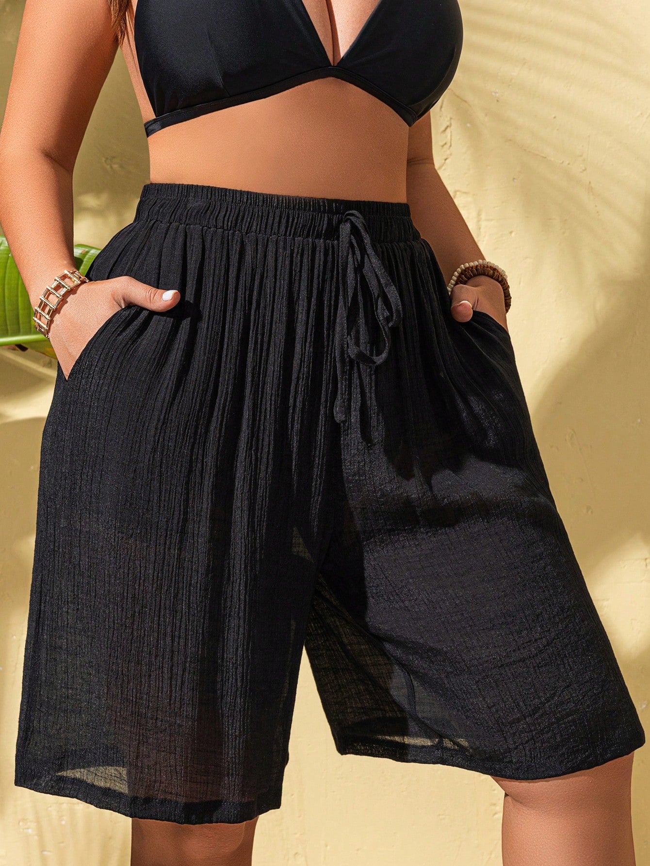 Slaydiva Plus Size Women Solid Color Drawstring Waist Pocket Cover-Up Shorts