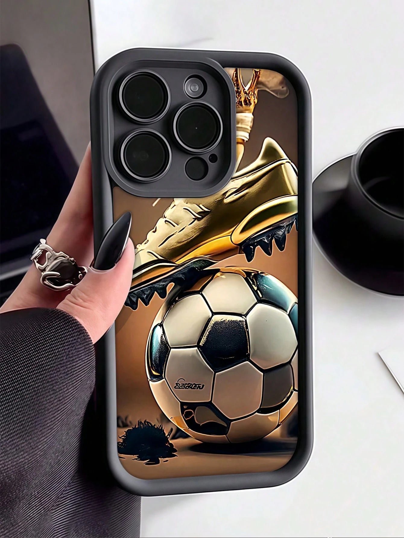 Soccer Theme Elements TPU Black Shockproof Soccer 1pc Black Football Graphic Full Coverage TPU Fashion Phone Case Compatible With IPhone 16, 15, 14, 13, 12, 11 Pro Max & Series Waterproof Anti-Fall Sc