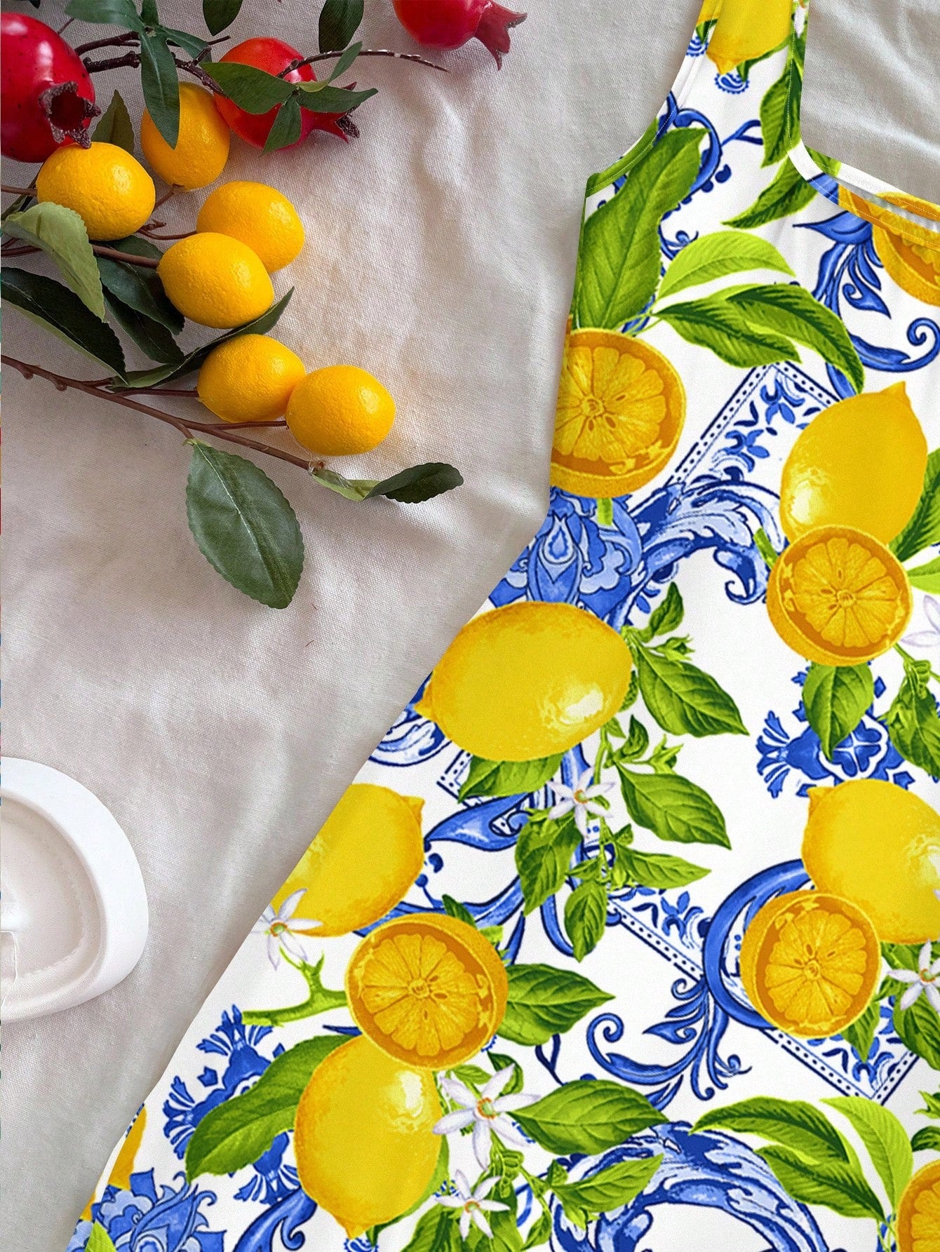 Soleia Casual Vacation Style Blue Paisley & Yellow Lemon Print Pattern U-Neck Backless Mini Dress For Women, Suitable Summer, Beach & Resort Dresses Chic