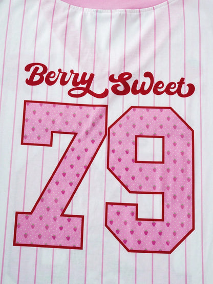 Strawberry Shortcake X Plus Size Letter & Striped Print Contrast Trim V-Neck Short Sleeve T-Shirt