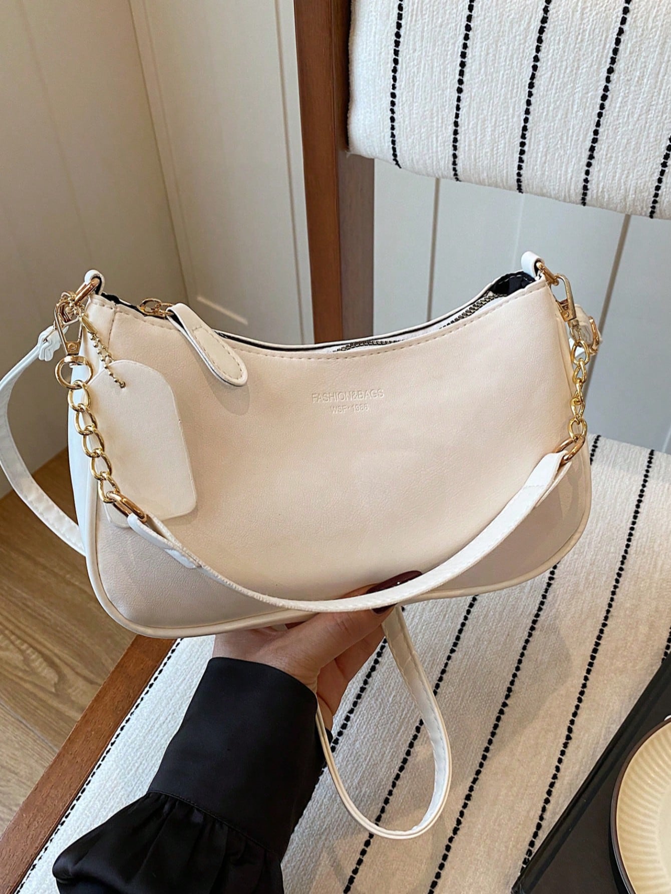 Summer Elegant Solid Color Handbag With Pendant, Classic Multi-Use Fashion Letter Decor Women's Shoulder Crossbody Bag, Suitable For Shopping, Wallet, Young Women, College Students, Newlyweds, Office