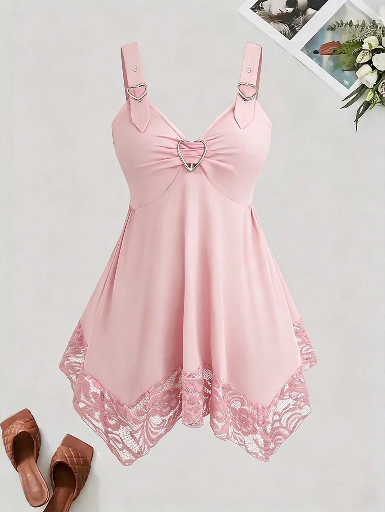 Sweetra Plus Size Women's Casual Sexy Contrast Lace Camisole Top With Heart Buckle, Spring/Summer
