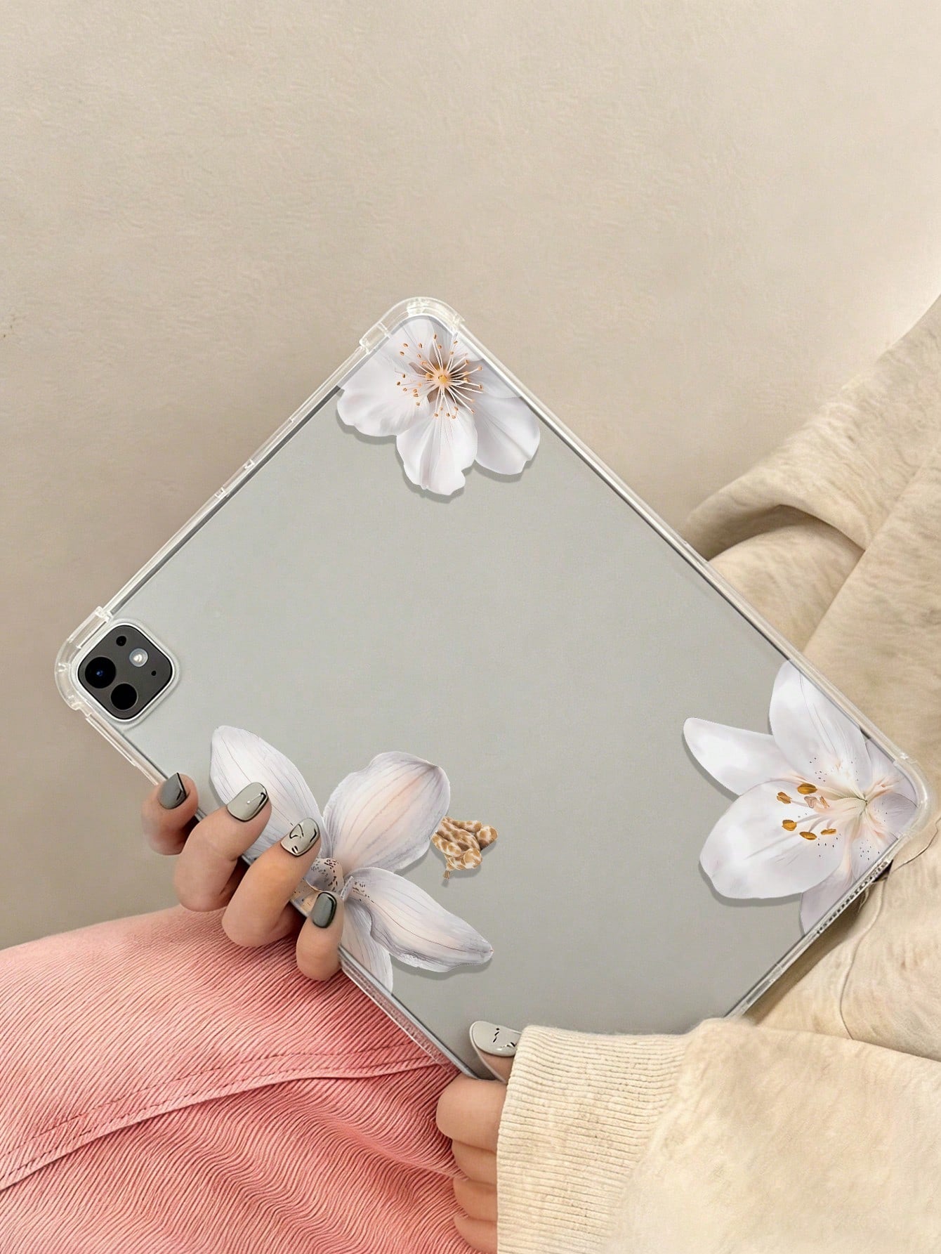 Transparent Romantic Floral Protective Case: Fashionable Lily Flower, Showcasing Stylish Charm. Compatible With IPad Pro 11-Inch, Air 2, Air 5th Gen (2022), Air 11-Inch (M2) (2024), Air 11-Inch (M3) (
