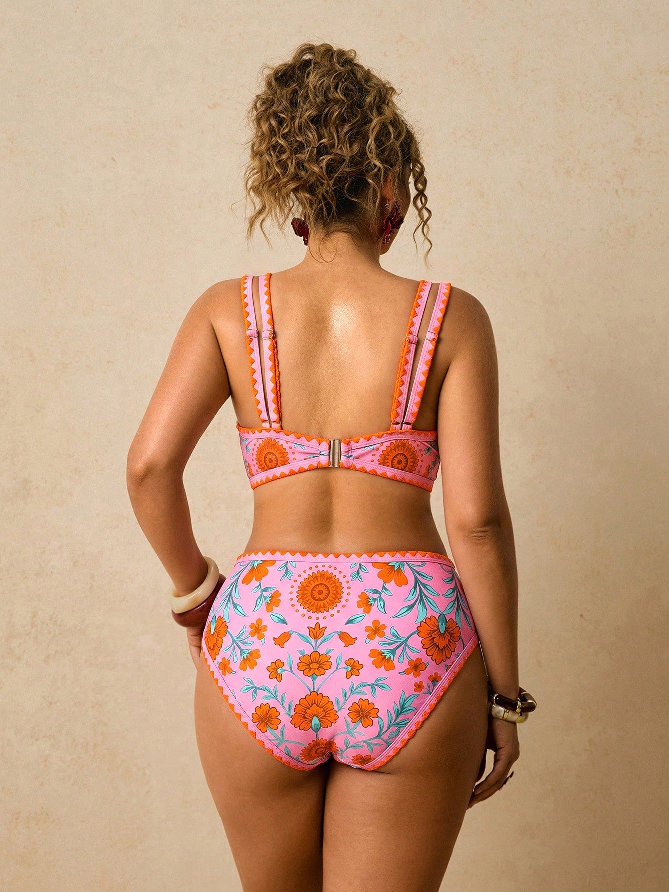 Travachic Plus Size Women's Floral Print Shell Embroidered Tank Top And Triangle Bikini Bottom Swimsuit Set