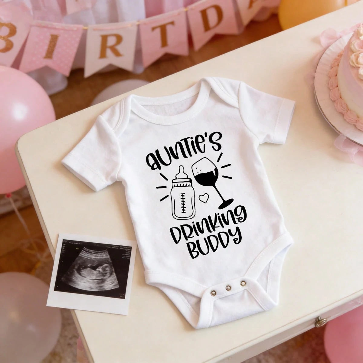 Ultra-Soft Auntie's Drinking Buddy Bottle Wine Print Short-Sleeve Bodysuit, Fashionable Design Baby Set Baby Clothes Comfortable And Snug Fit, Highly Stretchable, Machine Washable, Perfect For Outdoo