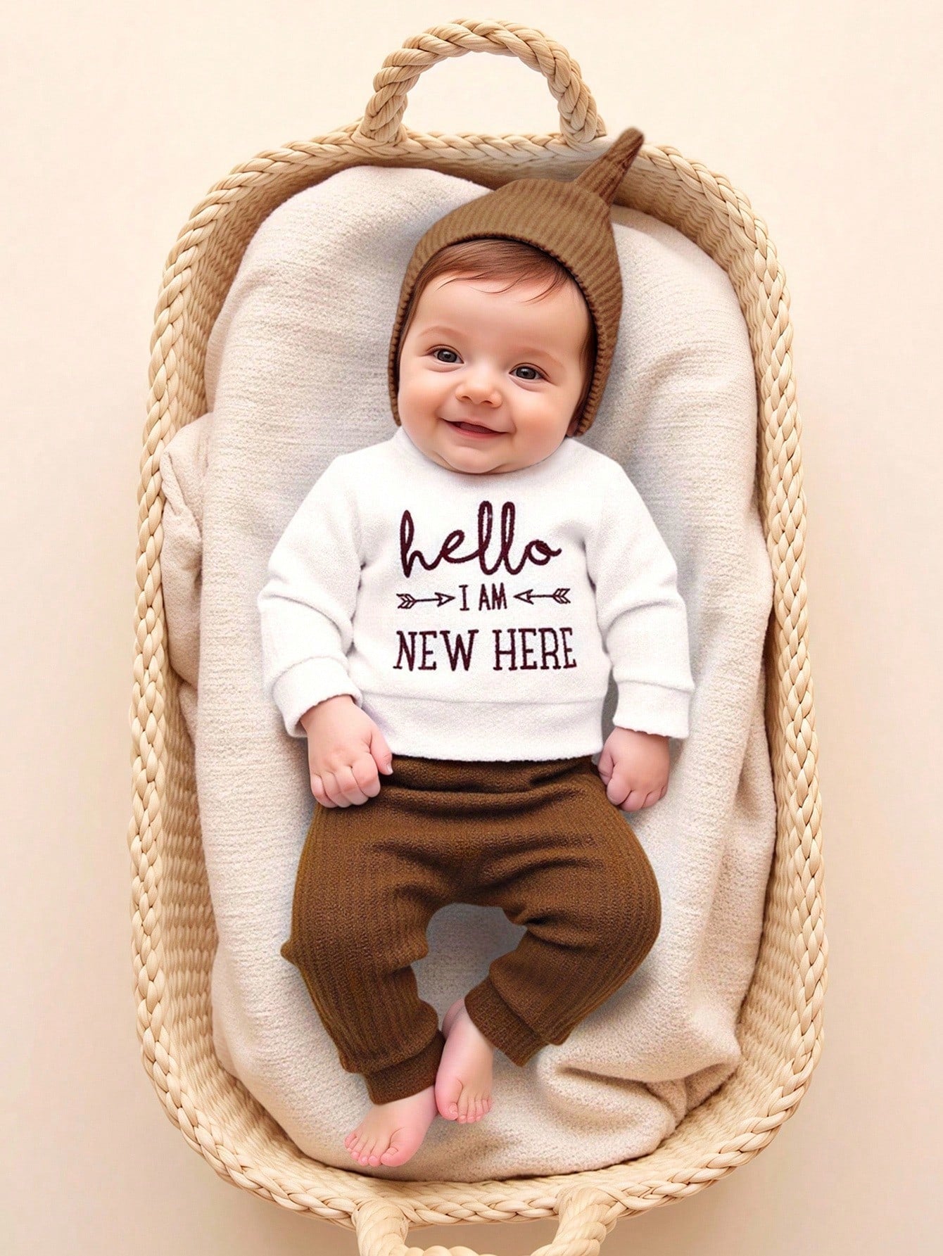 White HELLO Letter Embroidered Newborn Photography Outfit Autumn Cute Modest Christening Baby Boy/Girl Top Pants Hat 3pcs Set Infant Studio Photo Prop
