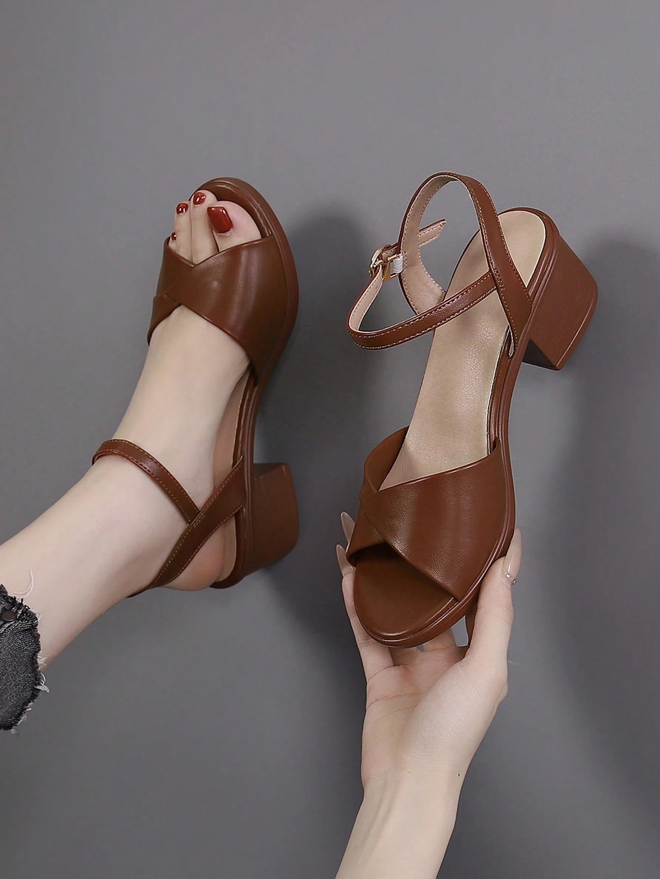 Women Chunky Heeled Ankle Strap White Sandals,Spring Summer Outfits