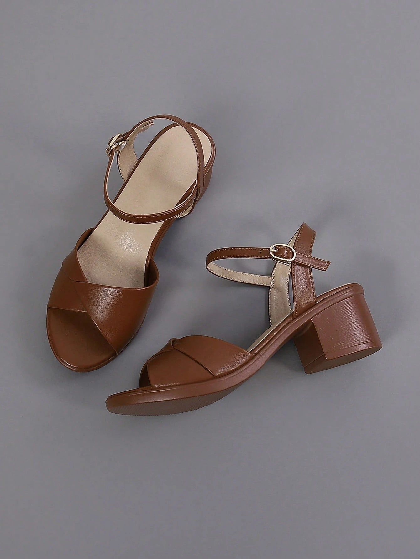 Women Chunky Heeled Ankle Strap White Sandals,Spring Summer Outfits