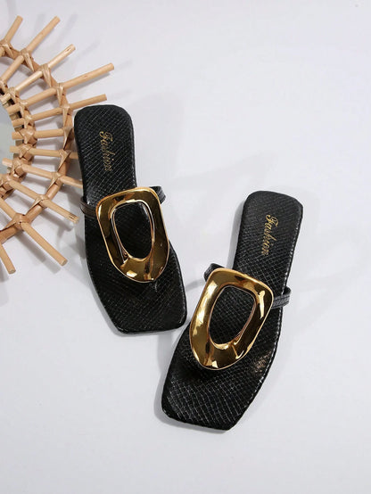 Women's Circle Gold Decorated Hollow Buckle Thong Sandals, Vacation Style, Summer, Lightweight, Fashionable, Versatile Flat Sandals,Flip Flops