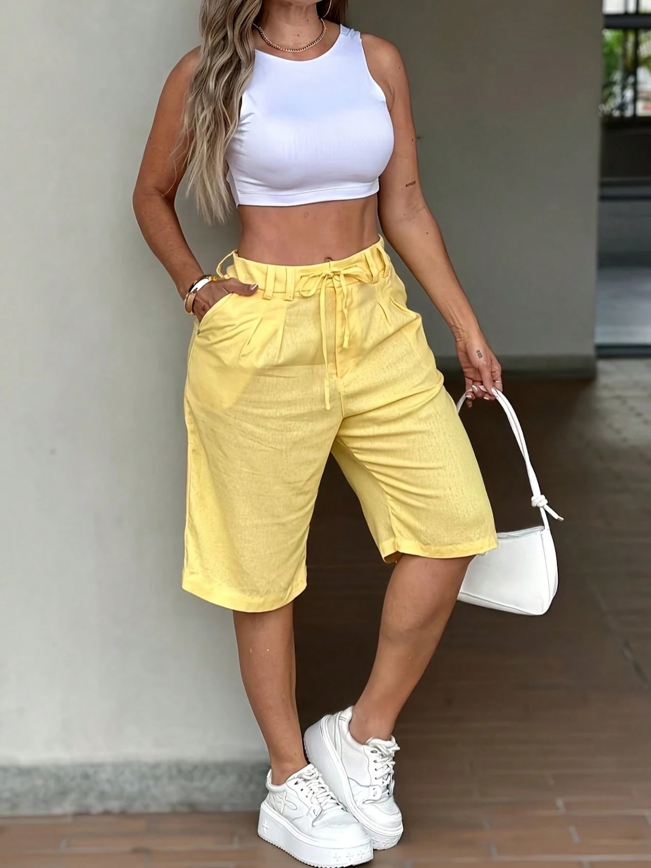 Women's Solid Color Knee-Length High-Waist Wide-Leg Casual Shorts, Summer New Lightweight Style, American Casual Style, High-Waist Design, Wide-Leg Lightweight Shorts, Summer Thin Wide-Leg Pants For D