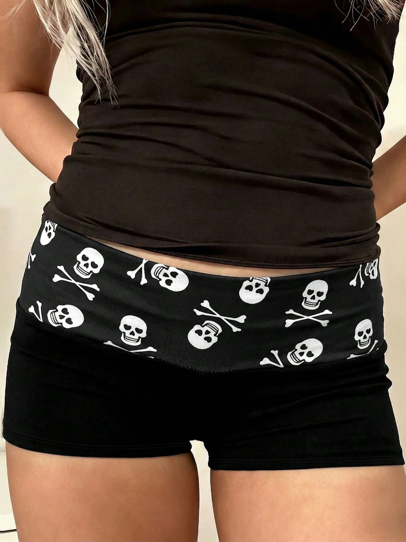 Y2K Style Skull Print Belt Shorts, Black High Waist Fitted Butt-Flattering Shorts Summer